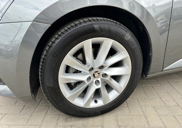 Skoda Superb cena 129000 przebieg: 19000, rok produkcji 2023 z Krzywiń małe 781